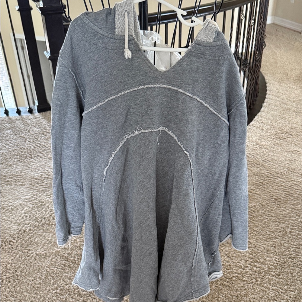 Free people Luna Gray Distressed tunic Hoodie size small/xs gently used